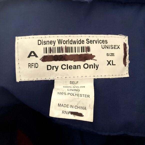 Disneyland Ski Jacket Cast Member Anorak Unisex XL Quilted Blue Red Theme Park - Picture 9 of 9